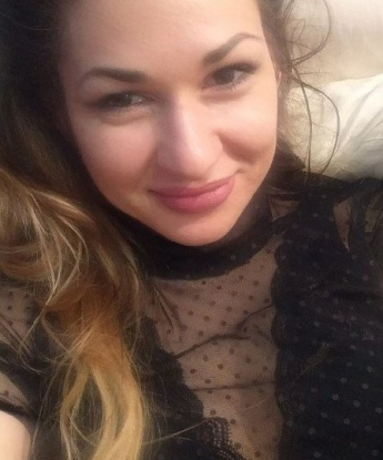 Страстная и игривая девушка с огненными волосами приглашает в гости состоятельного джентльмена для интимных утех. Я позабочусь о твоем комфорте и удовлетворении! 10749, 26 лет